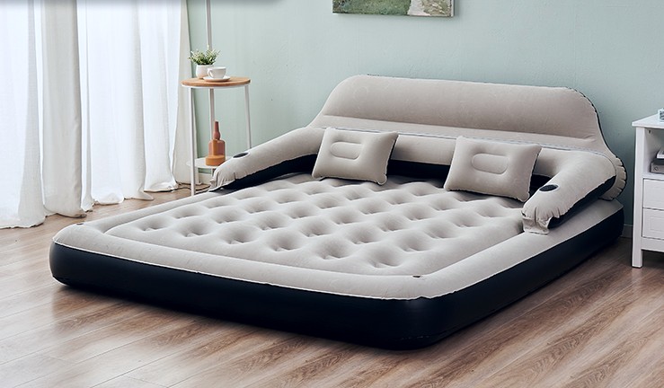 Pohodlná nafukovací matrac s operadlom